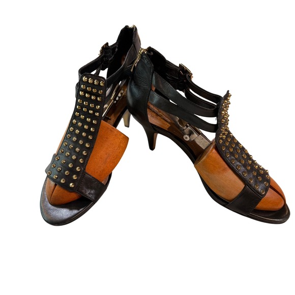 Vince Camuto Shoes - Vince Camuto Studded Sandals 8B Black Good Leather Kitten Heel Gladiator Luxury